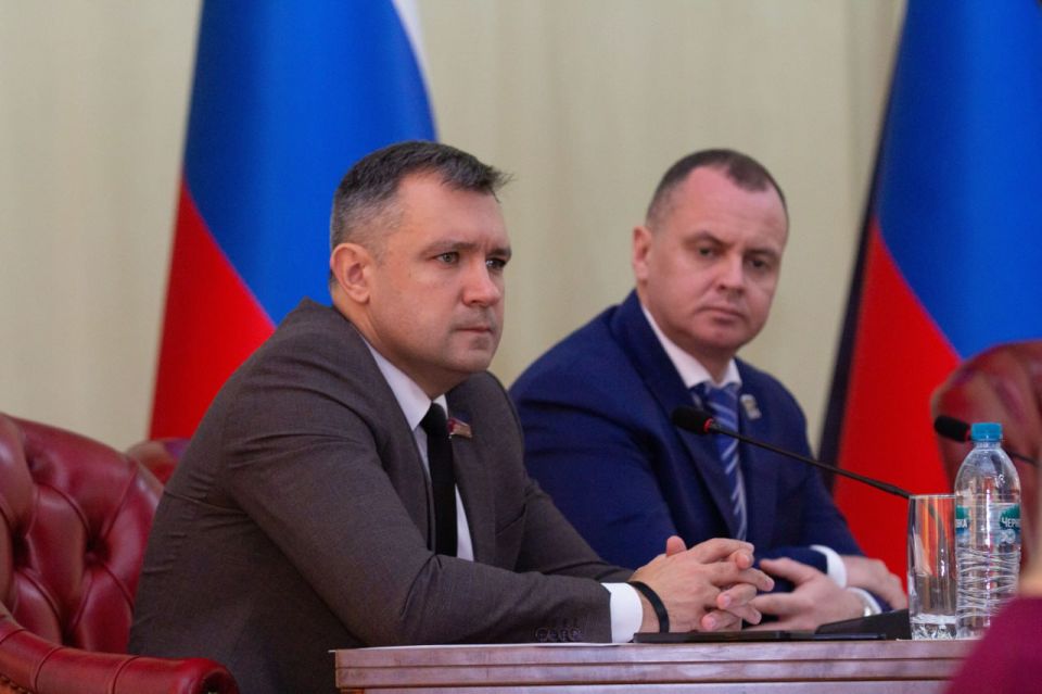Денис Машков: Сегодня, 24 октября, состоялось 73-е пленарное заседание Народного Совета ДНР, в ходе которого парламентарии приняли ряд значимых решений: Денис Машков: Сегодня, 24 октября, состоялось 73-е пленарное заседание Народного Совета ДНР, в ходе которого парламентарии приняли ряд значимых решений: