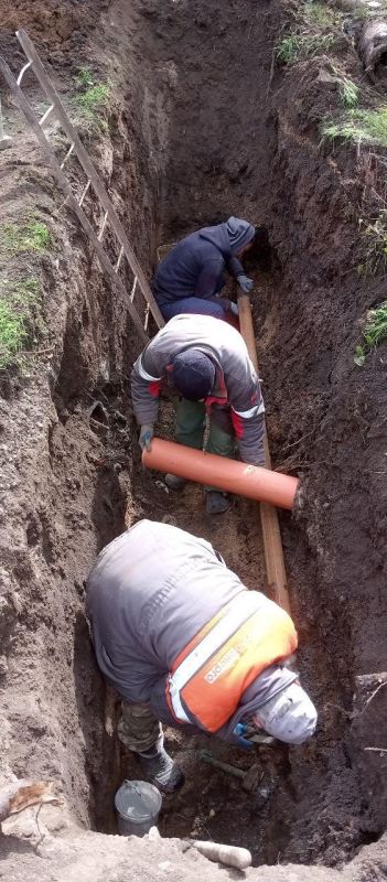 Аварийная бригада Бурятии продолжает устранять неполадки на коммунальных сетях Старобешево Аварийная бригада Бурятии продолжает устранять неполадки на коммунальных сетях Старобешево