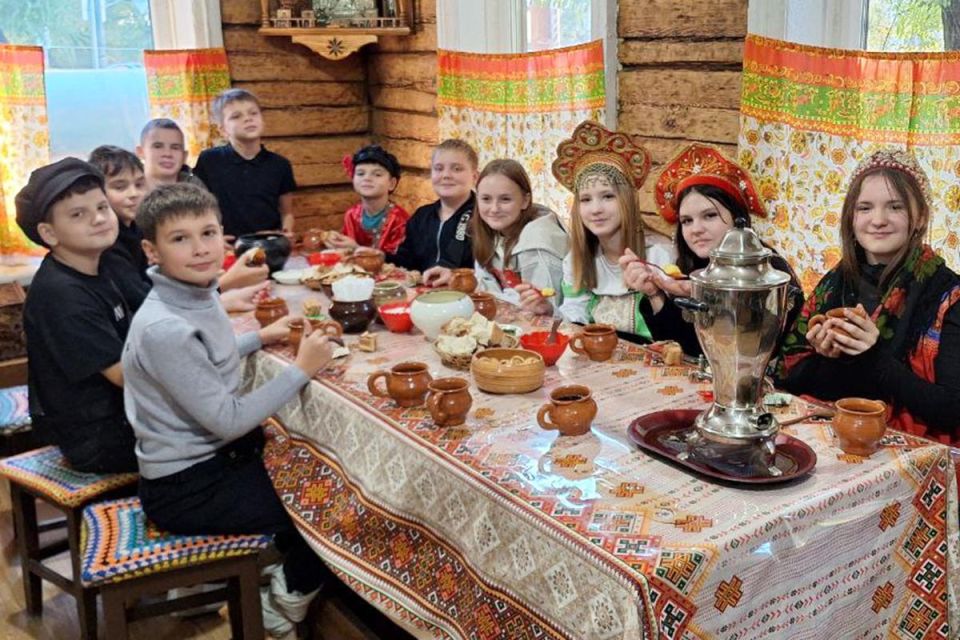 Амвросиевкие школьники рассказали о поездке в Амурскую область Амвросиевкие школьники рассказали о поездке в Амурскую область
