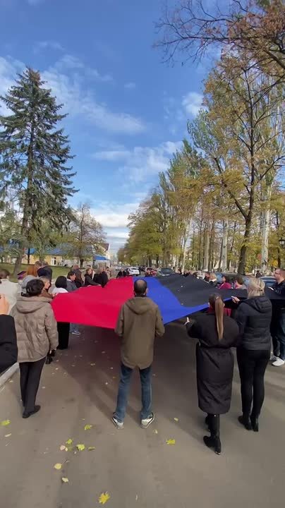 Таймураз Арсоев: Накануне праздника принял участие в торжественном поднятии Государственного флага Донецкой Народной Республики