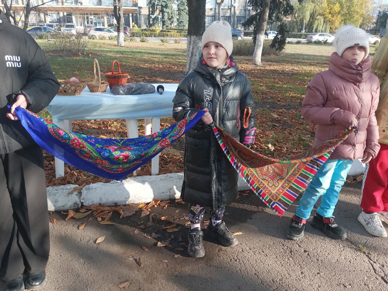 Сегодня, 24 октября, в День Русской Матрёшки, сотрудники МБУ "Центр культуры и досуга города Дебальцево" подарили юным жителям города яркий и запоминающийся праздник! Для детей была организована увлекательная игровая... Сегодня, 24 октября, в День Русской Матрёшки, сотрудники МБУ "Центр культуры и досуга города Дебальцево" подарили юным жителям города яркий и запоминающийся праздник! Для детей была организована увлекательная игровая...