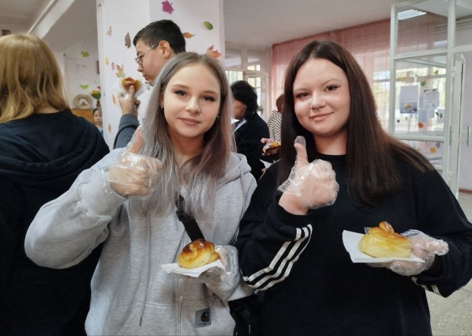 Под знаком единства: в Донецком техникуме прошел фестиваль русской кухни Под знаком единства: в Донецком техникуме прошел фестиваль русской кухни