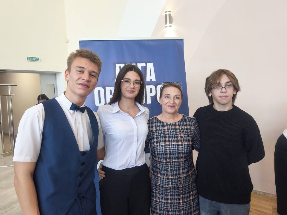 Борис Трима: Команда Мангушской школы №2 заняла призовое место в полуфинале «Лиги ораторов» Борис Трима: Команда Мангушской школы №2 заняла призовое место в полуфинале «Лиги ораторов»