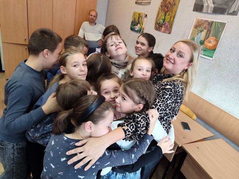 Дети защитников побывали в театральной гостиной Дети защитников побывали в театральной гостиной