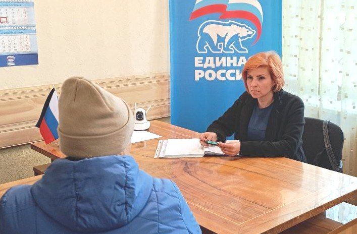 ПРИЕМ ГРАЖДАН. Депутаты Донецкого городского совета Рифат Грачев, Евгений Куглер, Владимир Мозговой, Эдуард Момот и Татьяна Шаповал пообщались с дончанами в рамках приёма граждан ПРИЕМ ГРАЖДАН. Депутаты Донецкого городского совета Рифат Грачев, Евгений Куглер, Владимир Мозговой, Эдуард Момот и Татьяна Шаповал пообщались с дончанами в рамках приёма граждан