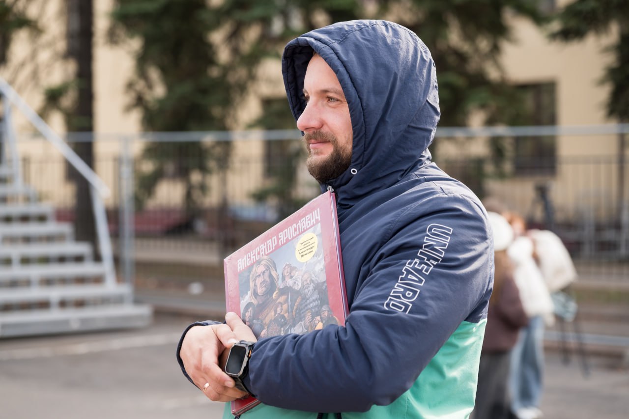 Фотоальбом из Макеевки. Помимо тёплых воспоминаний о городе и ярких впечатлений от фестиваля «Проводник истории», мы привезли из Макеевки сотни фотографий Фотоальбом из Макеевки. Помимо тёплых воспоминаний о городе и ярких впечатлений от фестиваля «Проводник истории», мы привезли из Макеевки сотни фотографий