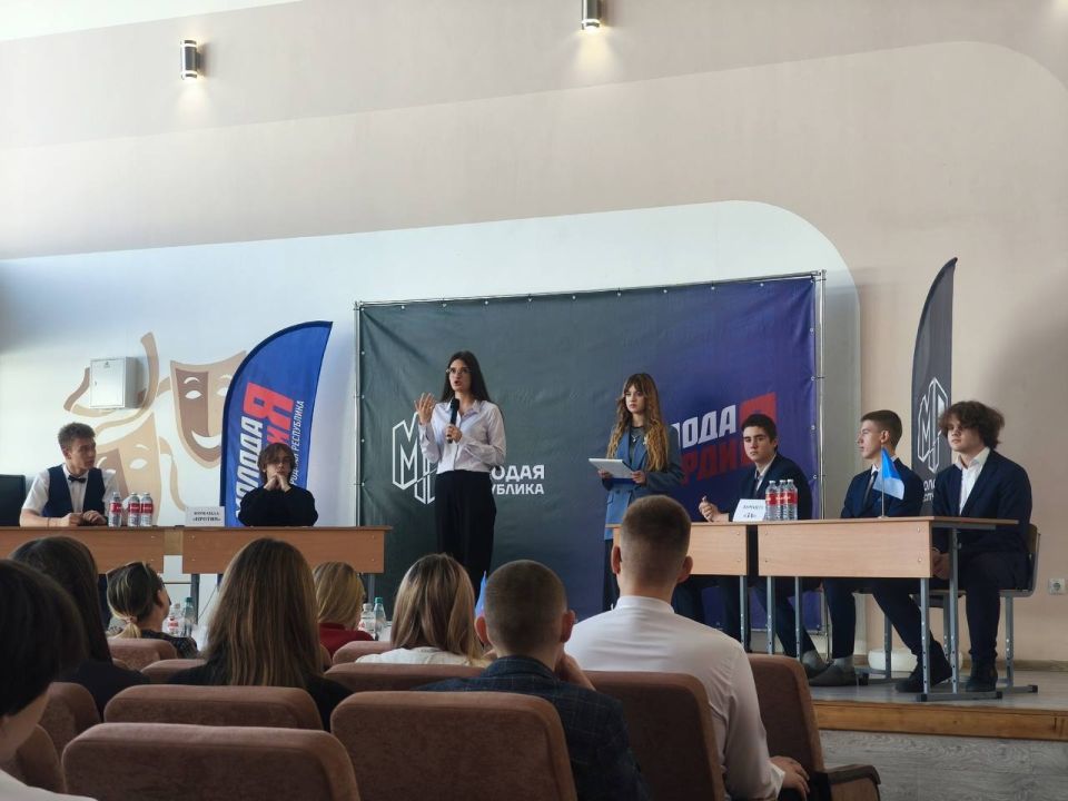 Борис Трима: Команда Мангушской школы №2 заняла призовое место в полуфинале «Лиги ораторов» Борис Трима: Команда Мангушской школы №2 заняла призовое место в полуфинале «Лиги ораторов»
