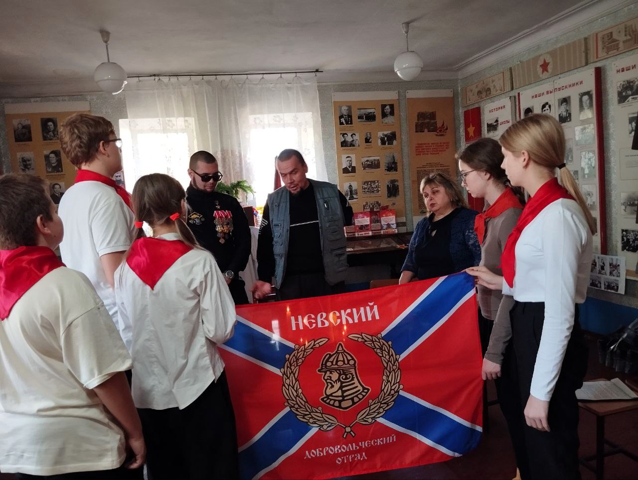Ветераны-защитники Родины приняли участие в круглом столе Ветераны-защитники Родины приняли участие в круглом столе