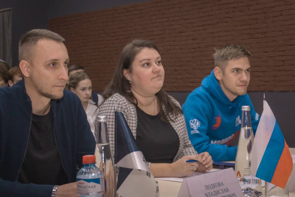 Сделай своё слово оружием. В Донецке прошёл полуфинал «Лиги Ораторов» Сделай своё слово оружием. В Донецке прошёл полуфинал «Лиги Ораторов»
