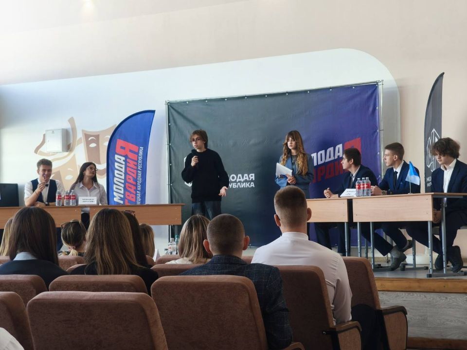 Борис Трима: Команда Мангушской школы №2 заняла призовое место в полуфинале «Лиги ораторов» Борис Трима: Команда Мангушской школы №2 заняла призовое место в полуфинале «Лиги ораторов»