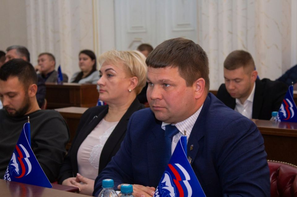 Константин Кузьмин: В рамках взаимодействия законодательной и исполнительной ветвей власти сегодня в Народном Совете состоялся правительственный час Константин Кузьмин: В рамках взаимодействия законодательной и исполнительной ветвей власти сегодня в Народном Совете состоялся правительственный час