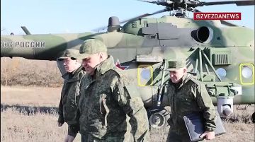 Валерий Герасимов проверил выполнение боевых задач соединениями общевойсковой армии и соединениями морской пехоты группировки войск "Центр" на Красноармейском направлении