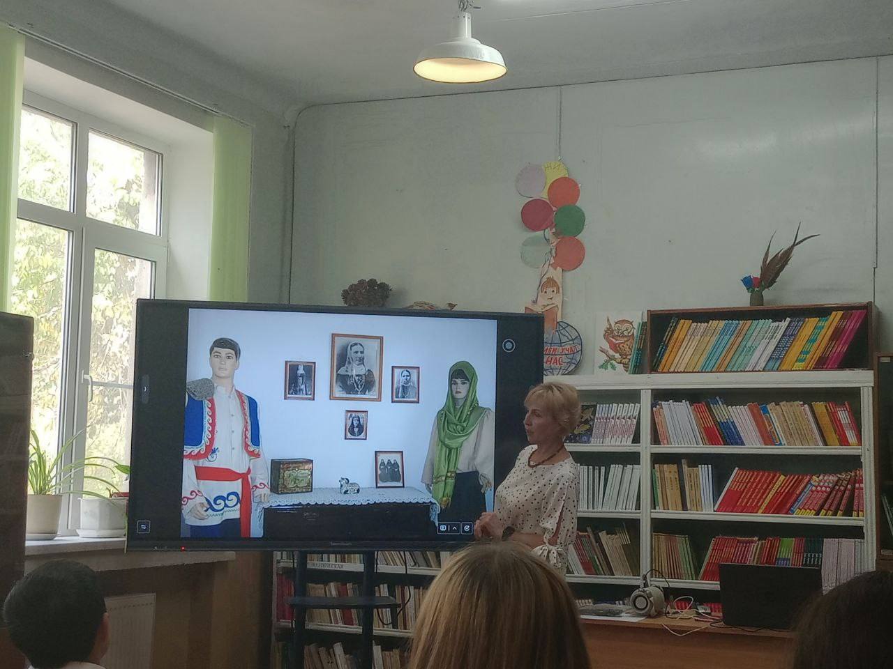 В Бердянской школе прошел поэтический урок «О малой родине стихами» в рамках партпроекта «Культура малой Родины» В Бердянской школе прошел поэтический урок «О малой родине стихами» в рамках партпроекта «Культура малой Родины»