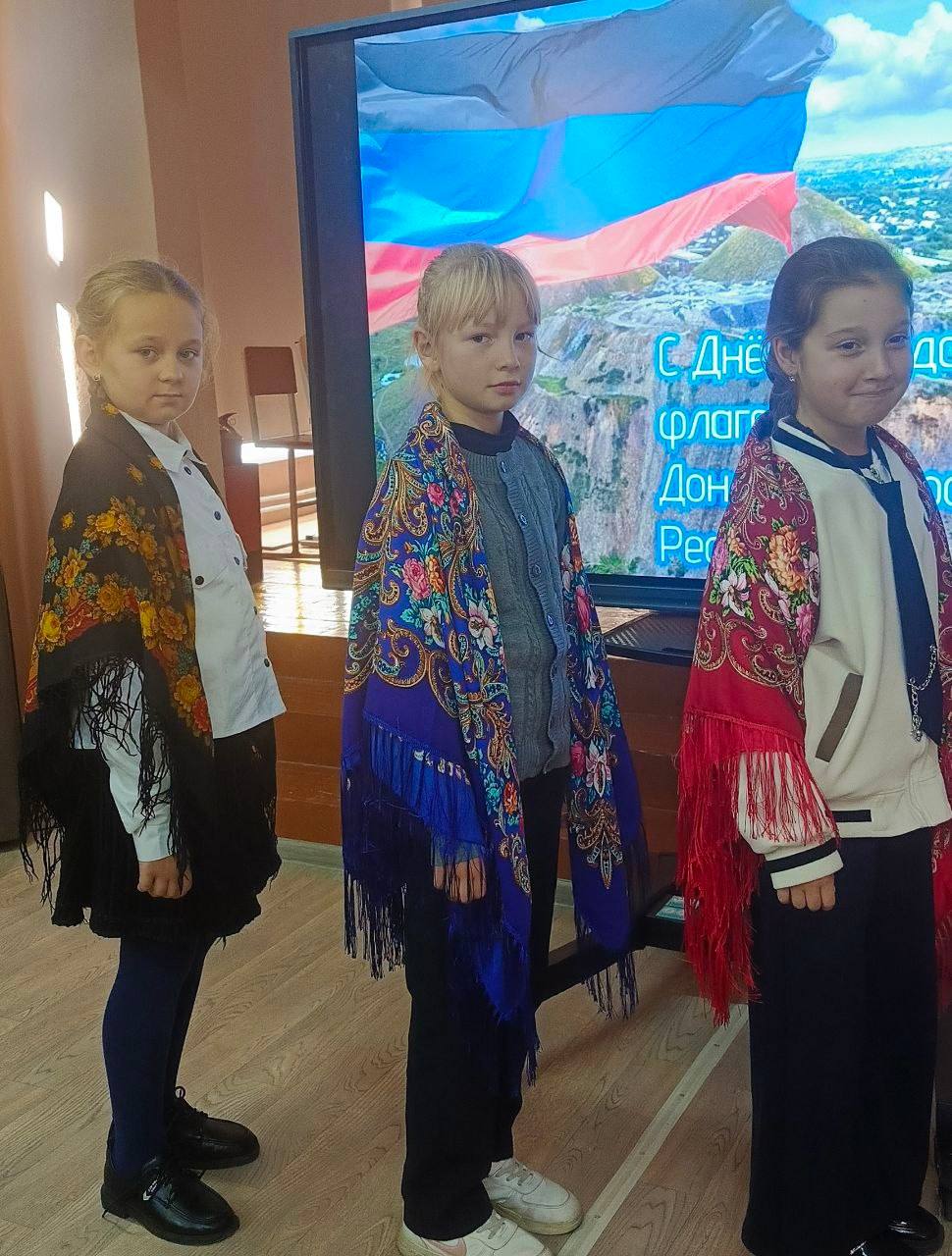 День Государственного флага ДНР отметили в учреждениях культуры Мангушского округа День Государственного флага ДНР отметили в учреждениях культуры Мангушского округа
