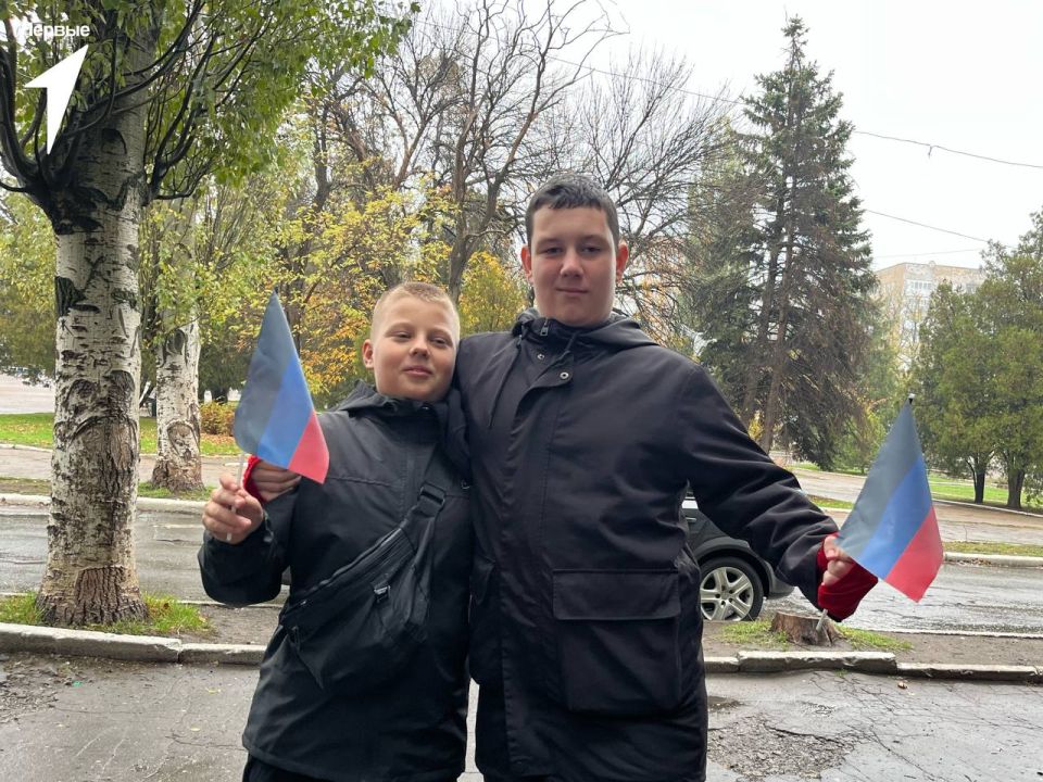 День Флага Донецкой Народной Республики ! День Флага Донецкой Народной Республики !