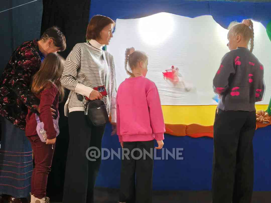 В Донецке прошла премьера спектакля «Тени театра» В Донецке прошла премьера спектакля «Тени театра»