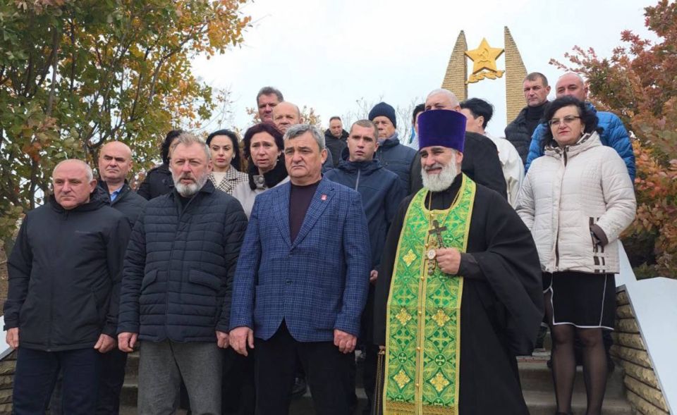 Борис Трима: Чтобы помнили: традиционная патриотическая акция объединила Мангушский и Мелитопольский округа Борис Трима: Чтобы помнили: традиционная патриотическая акция объединила Мангушский и Мелитопольский округа