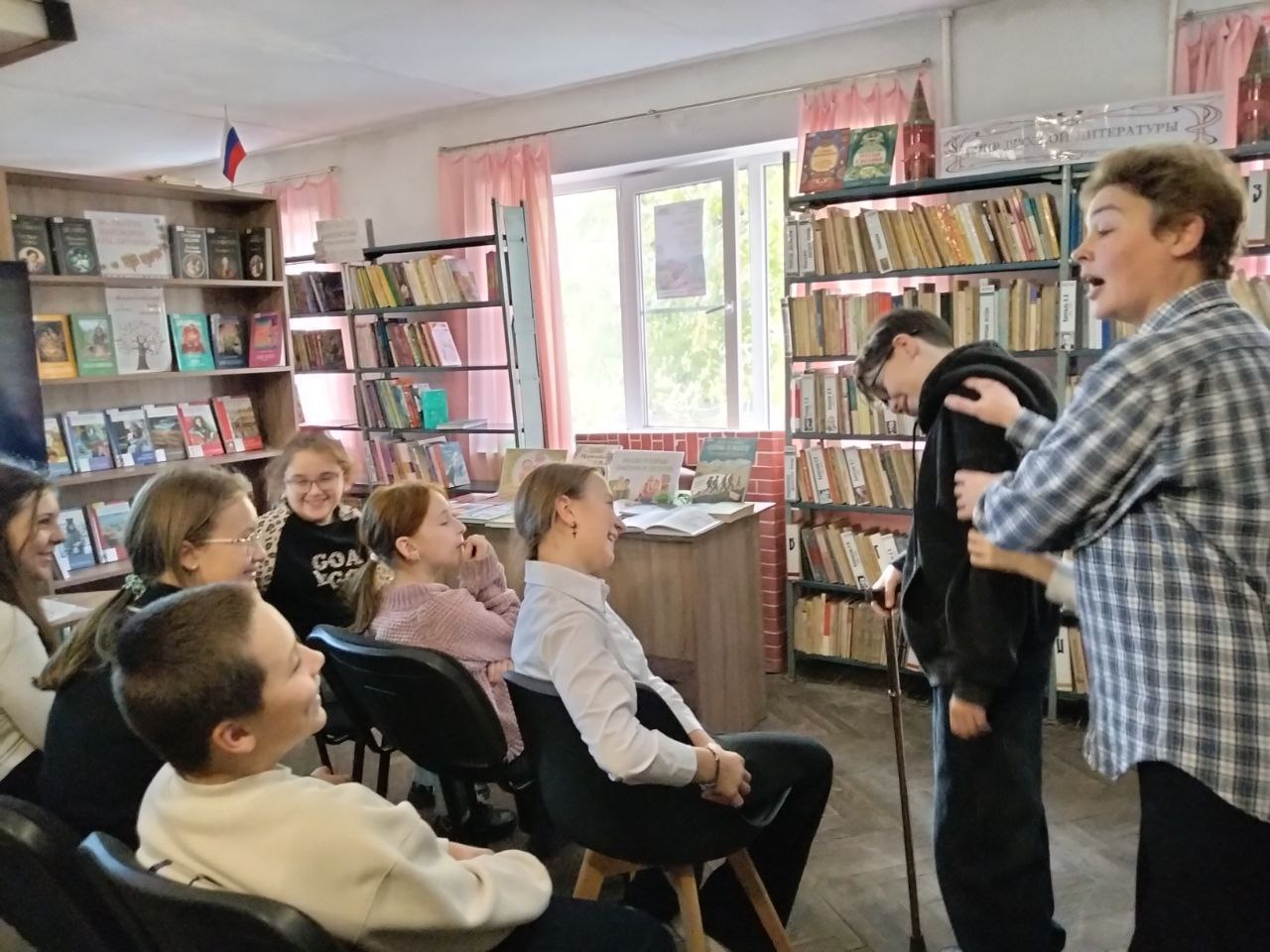 24 октября в Центральной городской детской библиотеке прошли комментированные чтения «Милые, любимые, родные», посвященные Дню бабушек и дедушек в России.В преддверии праздника ребята из семей участников СВО узнали о... 24 октября в Центральной городской детской библиотеке прошли комментированные чтения «Милые, любимые, родные», посвященные Дню бабушек и дедушек в России.В преддверии праздника ребята из семей участников СВО узнали о...