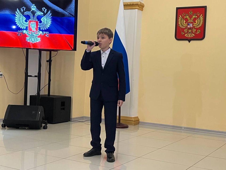 Евгений Поплавский: Сегодня в Харцызском Дворце культуры прошло тематическое мероприятие ко Дню флага ДНР Евгений Поплавский: Сегодня в Харцызском Дворце культуры прошло тематическое мероприятие ко Дню флага ДНР