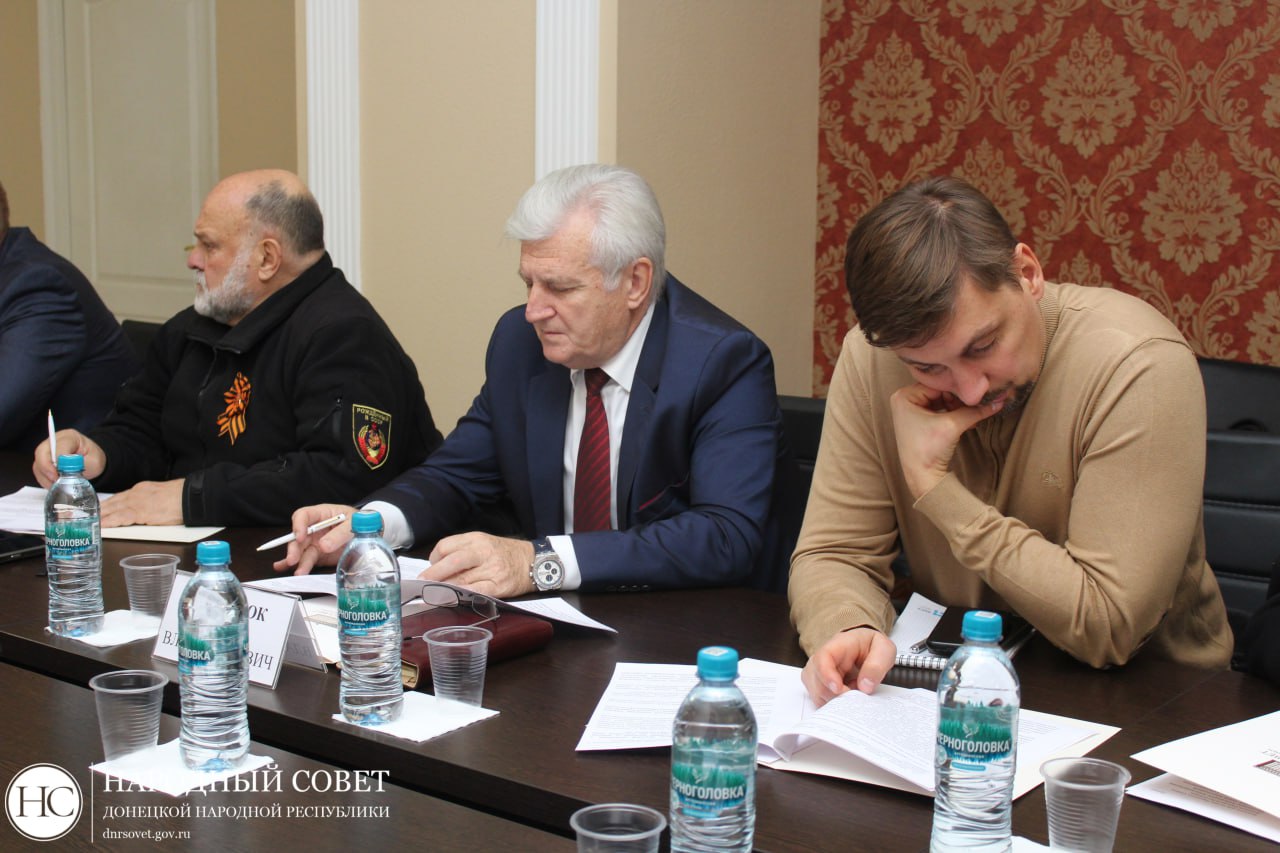 На расширенном заседании #Комитет_по_информационной_политике_и_информационным_технологиям парламентарии обсудили законодательные меры поддержки граждан, пострадавших при выполнении своих профессиональных (служебных)... На расширенном заседании #Комитет_по_информационной_политике_и_информационным_технологиям парламентарии обсудили законодательные меры поддержки граждан, пострадавших при выполнении своих профессиональных (служебных)...