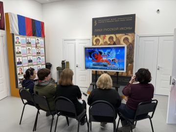 25.10.2025 г. в Волновахском окружном историко-краеведческом музее прошел просмотр видео фильма, посвященный Дню флага ДНР