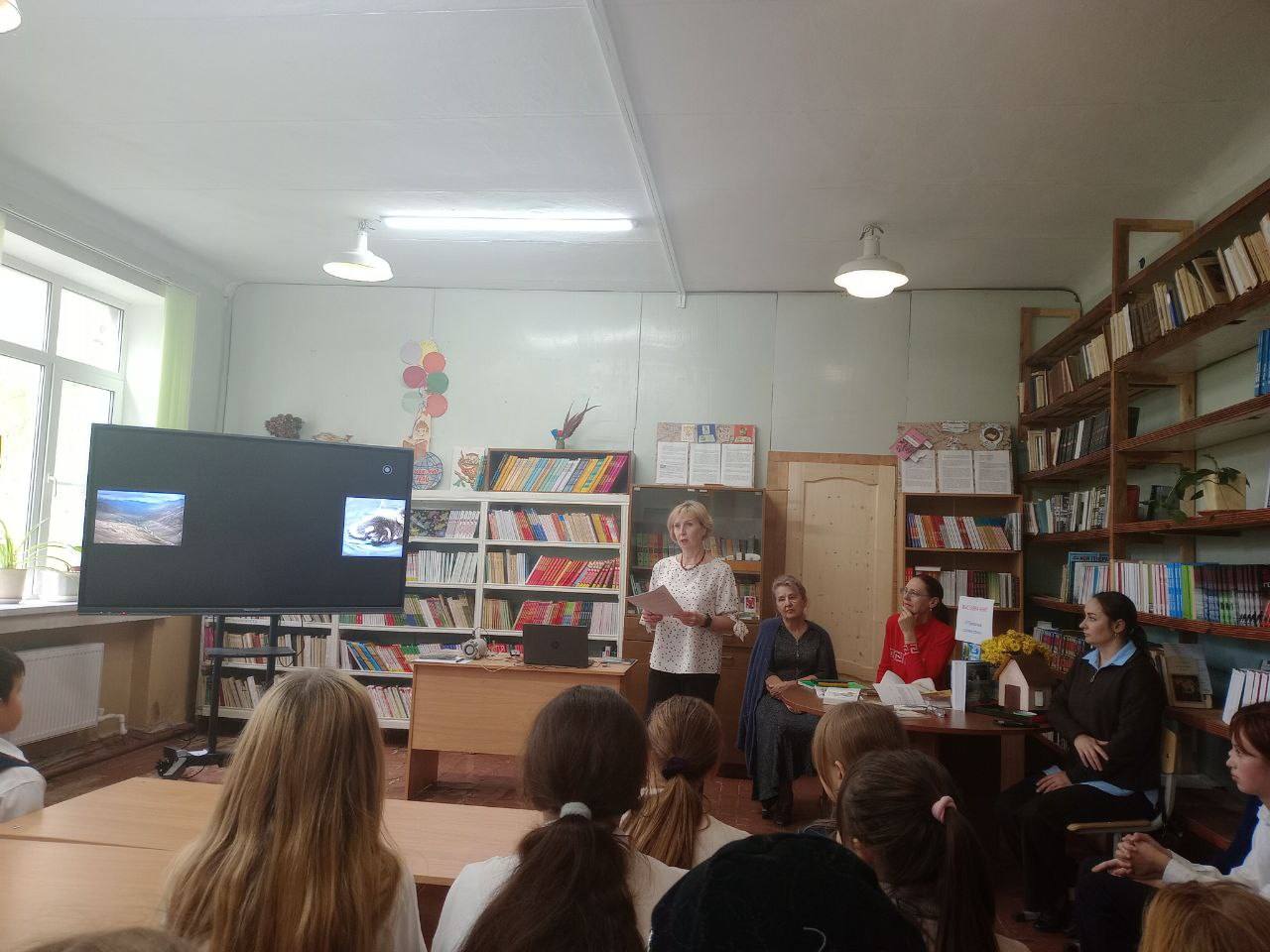 В Бердянской школе прошел поэтический урок «О малой родине стихами» в рамках партпроекта «Культура малой Родины» В Бердянской школе прошел поэтический урок «О малой родине стихами» в рамках партпроекта «Культура малой Родины»