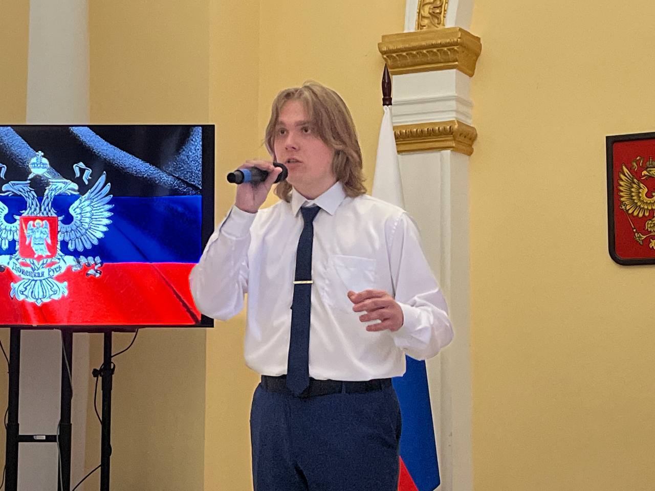 Евгений Поплавский: Сегодня в Харцызском Дворце культуры прошло тематическое мероприятие ко Дню флага ДНР Евгений Поплавский: Сегодня в Харцызском Дворце культуры прошло тематическое мероприятие ко Дню флага ДНР