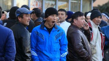 В Мариуполе мигрантам пригрозили депортацией за терроризм