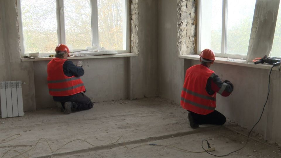 Денис Пушилин: Впервые за 40 лет капитально отремонтируем детский сад «Дюймовочка» в селе Бердянском Мангушского округа Денис Пушилин: Впервые за 40 лет капитально отремонтируем детский сад «Дюймовочка» в селе Бердянском Мангушского округа