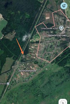 В районе Черноплатово Сумской области под массированным ударом Гераней находится тяговая подстанция, сообщают "Хроники Гераней"
