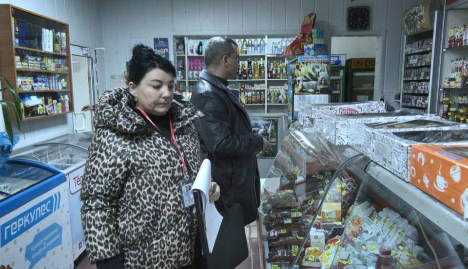 Иван Приходько: Активисты Народного контроля осуществили проверку ряда магазинов в Калининском районе Горловки Иван Приходько: Активисты Народного контроля осуществили проверку ряда магазинов в Калининском районе Горловки
