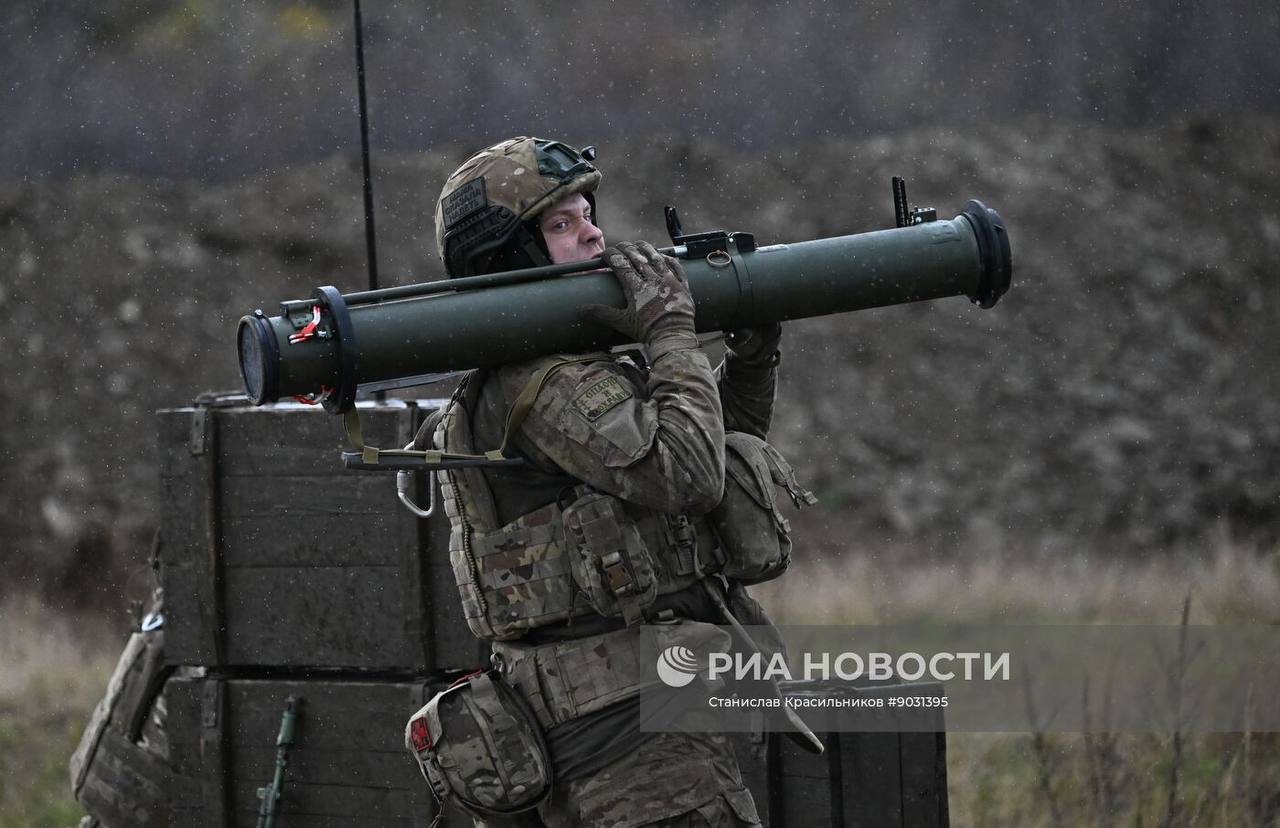 Тренировка бойцов подразделения спецназа группировки войск «Центр» на Покровском (Красноармейском ) направлении Тренировка бойцов подразделения спецназа группировки войск «Центр» на Покровском (Красноармейском ) направлении