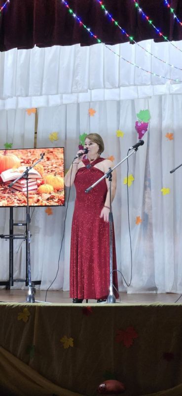 Золотое время. Осенний вечер в Белосарайском сельском клубе наполнился музыкой и теплом человеческого общения Золотое время. Осенний вечер в Белосарайском сельском клубе наполнился музыкой и теплом человеческого общения