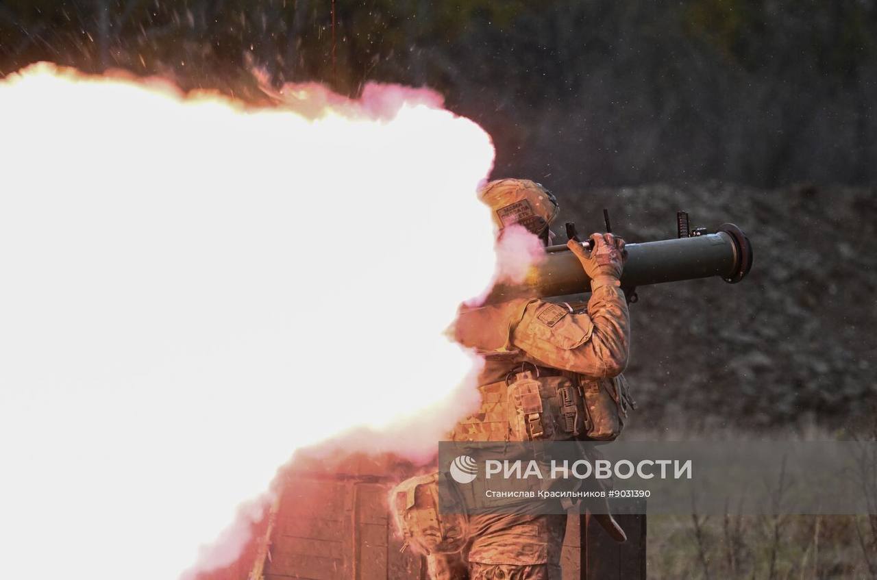 Тренировка бойцов подразделения спецназа группировки войск «Центр» на Покровском (Красноармейском ) направлении Тренировка бойцов подразделения спецназа группировки войск «Центр» на Покровском (Красноармейском ) направлении