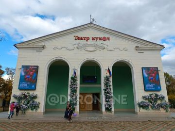 Продолжается ремонт Донецкого театра кукол
