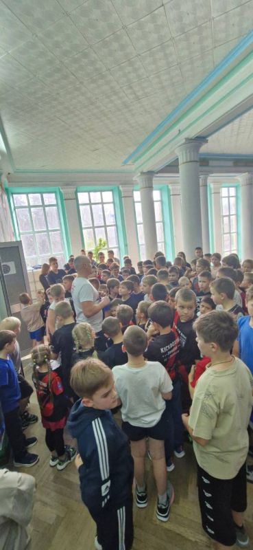 В субботу, 25 октября, в Дворце Спорта «Шахтер» состоялось важное событие для подрастающего поколения кикбоксеров — сдача нормативов по общей физической подготовке В субботу, 25 октября, в Дворце Спорта «Шахтер» состоялось важное событие для подрастающего поколения кикбоксеров — сдача нормативов по общей физической подготовке