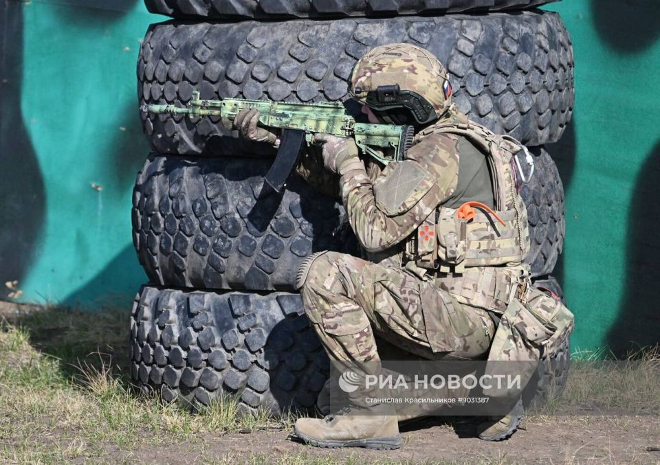 Тренировка бойцов подразделения спецназа группировки войск «Центр» на Покровском (Красноармейском ) направлении Тренировка бойцов подразделения спецназа группировки войск «Центр» на Покровском (Красноармейском ) направлении