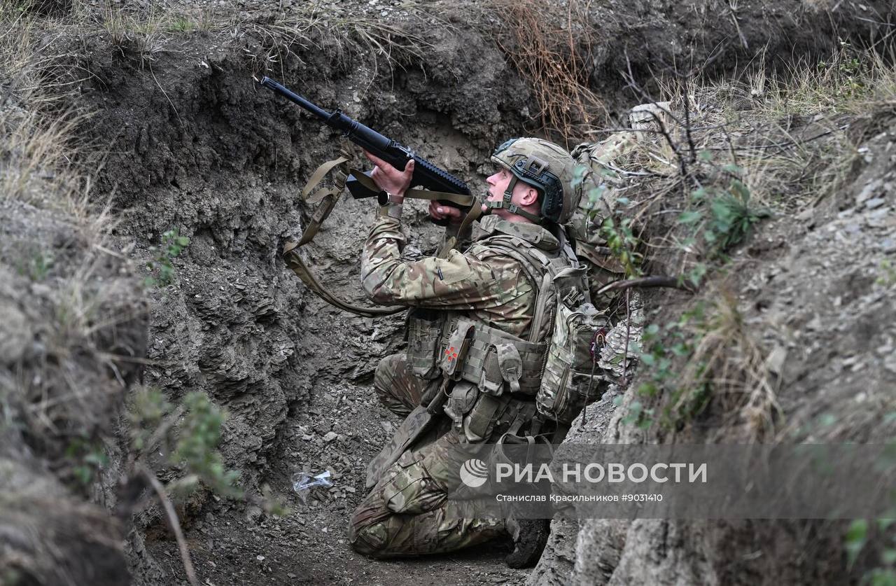 Тренировка бойцов подразделения спецназа группировки войск «Центр» на Покровском (Красноармейском ) направлении Тренировка бойцов подразделения спецназа группировки войск «Центр» на Покровском (Красноармейском ) направлении