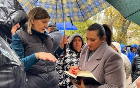 Председатель #Комитет_по_ЖКХ Анна Кондрыкинская провела сход с жителями Куйбышевского района Донецка