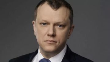 Антон Кольцов: От всей души поздравляю всех, кто трудится в сфере автомобильного и городского пассажирского транспорта! Ваша работа – это не просто вождение, это связь между людьми, возможность быть вовремя там, где нужно
