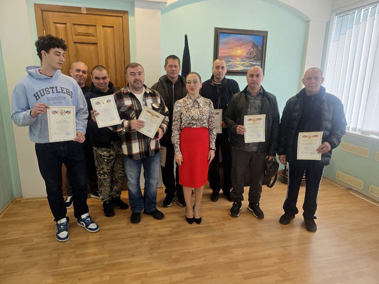 Вручение благодарностей в Управе Ленинского внутригородского района Администрации  г. о. Донецк Вручение благодарностей в Управе Ленинского внутригородского района Администрации  г. о. Донецк