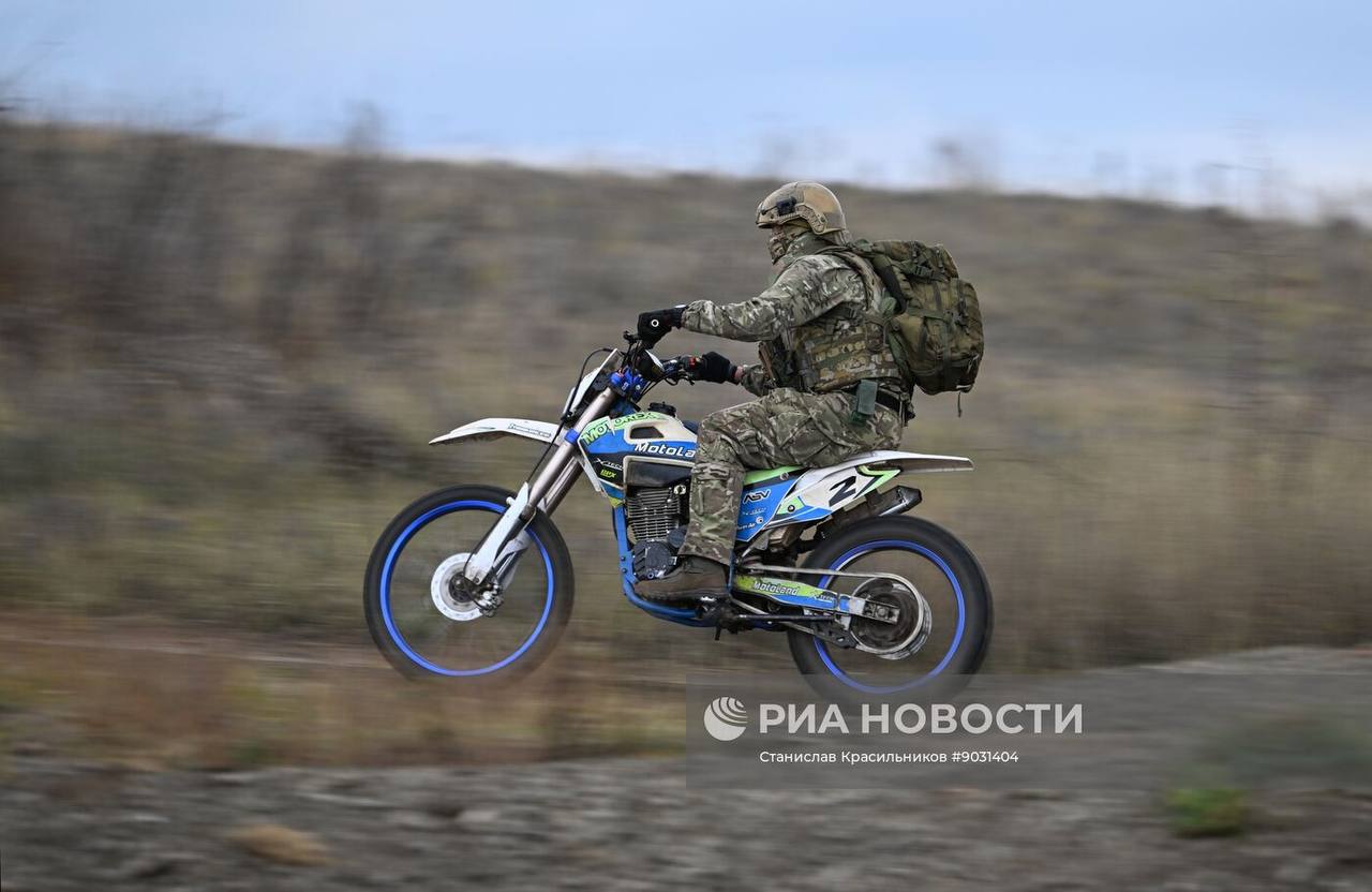 Тренировка бойцов подразделения спецназа группировки войск «Центр» на Покровском (Красноармейском ) направлении Тренировка бойцов подразделения спецназа группировки войск «Центр» на Покровском (Красноармейском ) направлении