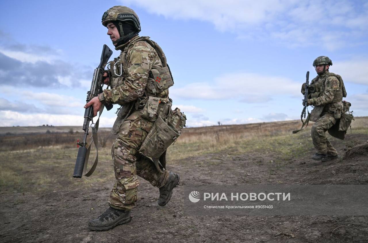 Тренировка бойцов подразделения спецназа группировки войск «Центр» на Покровском (Красноармейском ) направлении Тренировка бойцов подразделения спецназа группировки войск «Центр» на Покровском (Красноармейском ) направлении