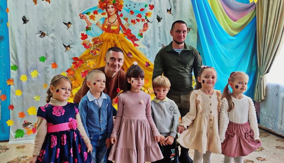 Празднование Дня флага ДНР в Торезе Празднование Дня флага ДНР в Торезе