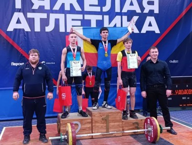 Евгений Ширшов: В Шахтах стартовали Всероссийские соревнования по тяжёлой атлетике памяти первого Олимпийского чемпиона СССР Ивана Васильевича Удодова, в которых принимают участие и спортсмены нашей Республики