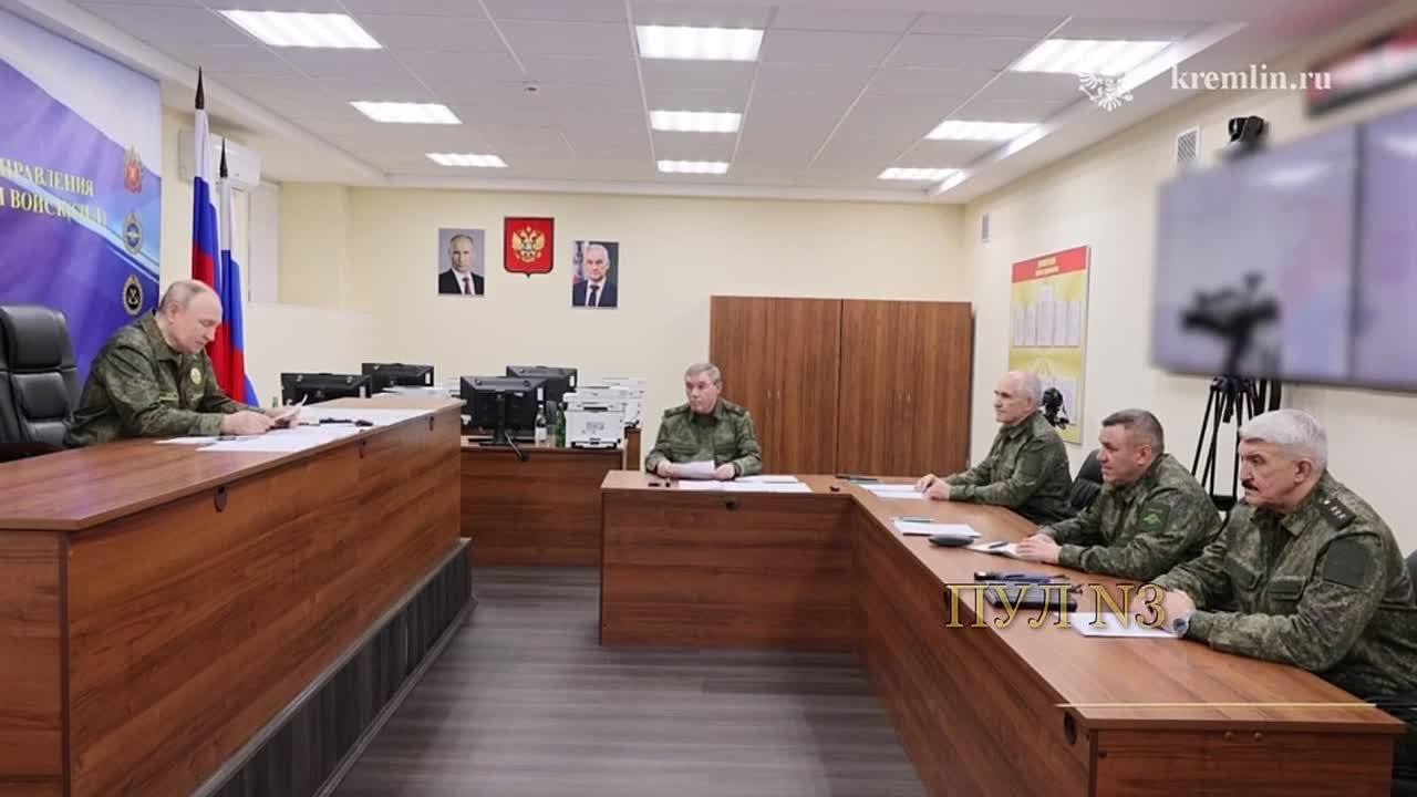 Путину докладывают об окружении Покровска, Зеленский рассказывает про «перемогу»