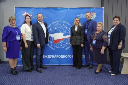 Международный круглый стол, посвященный развитию связей украинцев Крыма с соотечественниками за рубежом, состоялся в Крыму