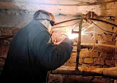 Иван Адамец: В Куйбышевском районе сотрудники жилищной организации не прекращают работы, связанные с центральным отоплением