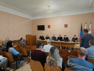 Сергей Ермаков: Провел малое аппаратное совещание с начальниками отделов и структурных подразделений