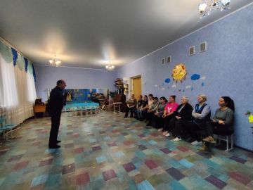 27 октября, филиалом «Макеевское ПУВКХ» ГУП ДНР «Вода Донбасса» продолжаются работы по устранению порыва холодного водоснабжения в районе дома № 42 по ул. Кирова в ж/м «Совколония»